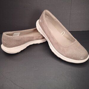 Skechers Goga Max Ladies Size 7 Taupe Snake Patterned Upper Slip On Shoes